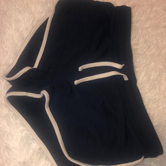 Divided Pants - Booty shorts